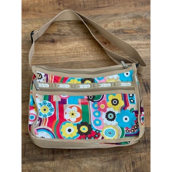LeSportsac Deluxe Everyday Crossbody Bag Tan Nylon Adjustable Strap Jukebox Rare - Picture 3 of 12